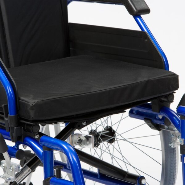 CU011_20_Vinyl_Wheelchair_Cushion_01.jpg