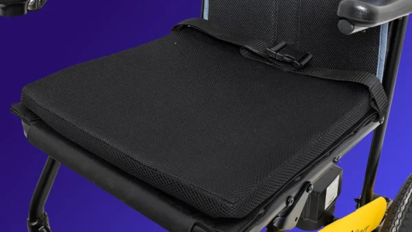 FI_Cushion_lapbelt_overview_Web_Powerchair copy