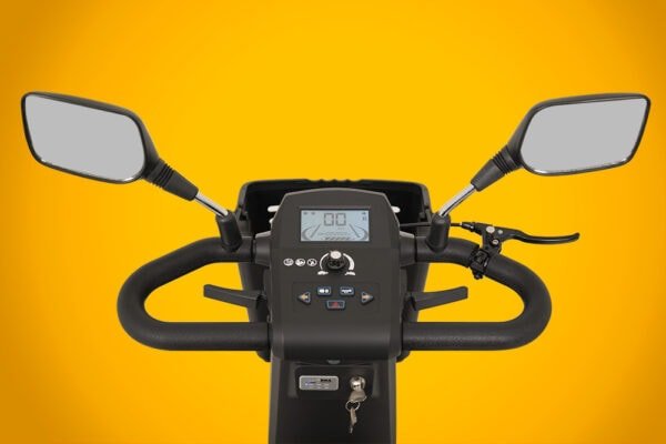 Scooterpac Savvy 8 Plus mobility scooter handlebar and control panel detail view
