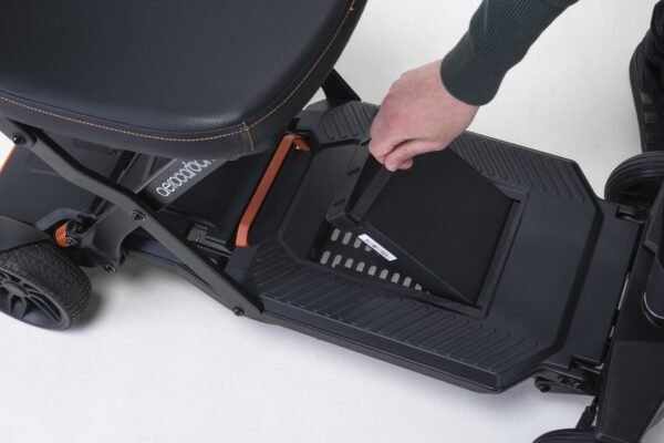 AeroCarbon20Scooter_CFMFOLDBK209